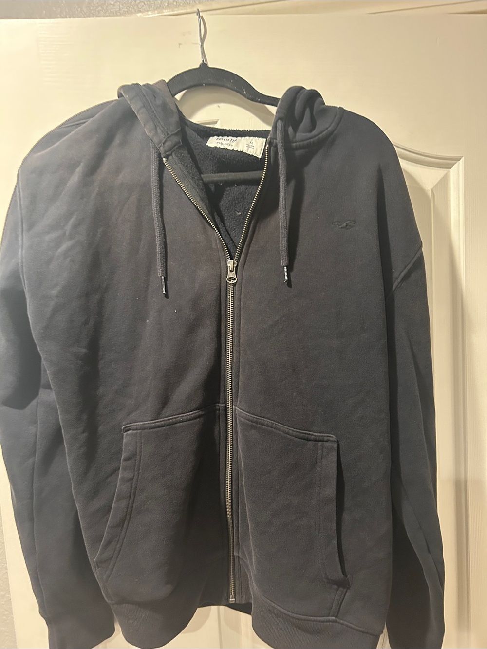 Hollister Men's Black Full-Zip Hooded Sweatshirt